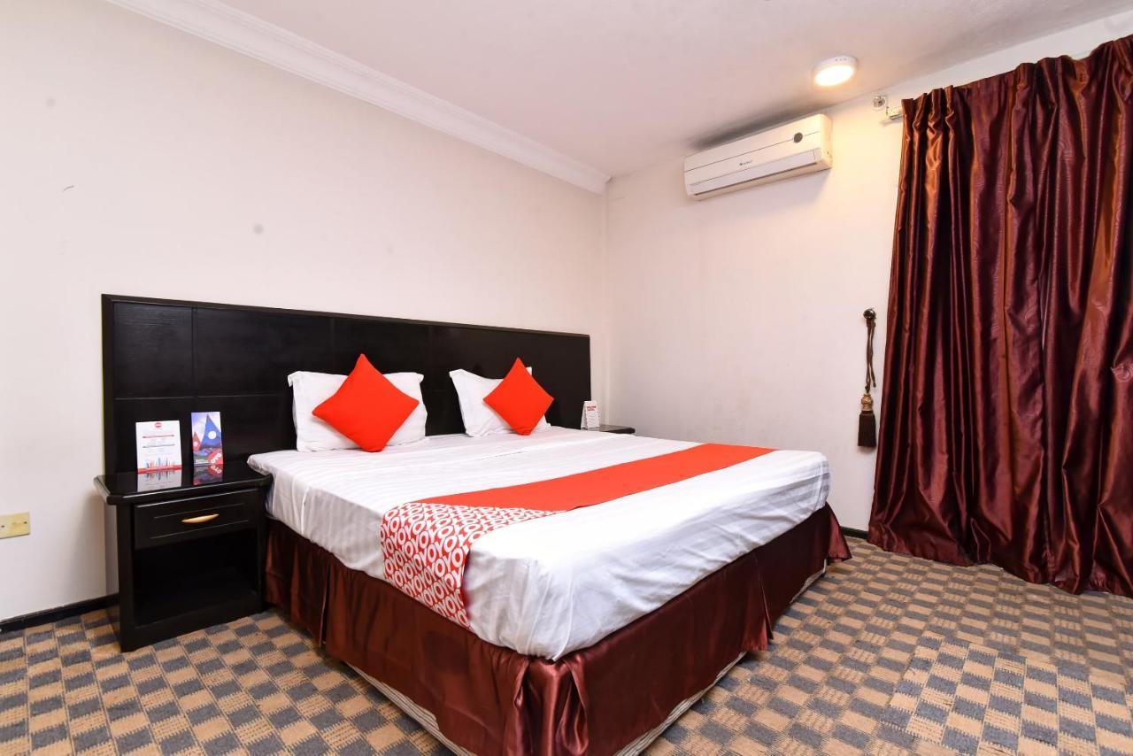 Hotel Oyo 411 Moon